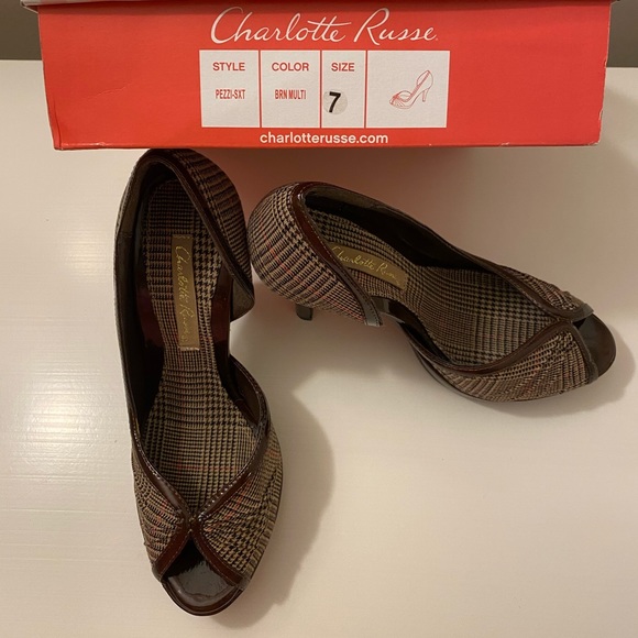 Charlotte Russe Open Toe Pump - Picture 2 of 3